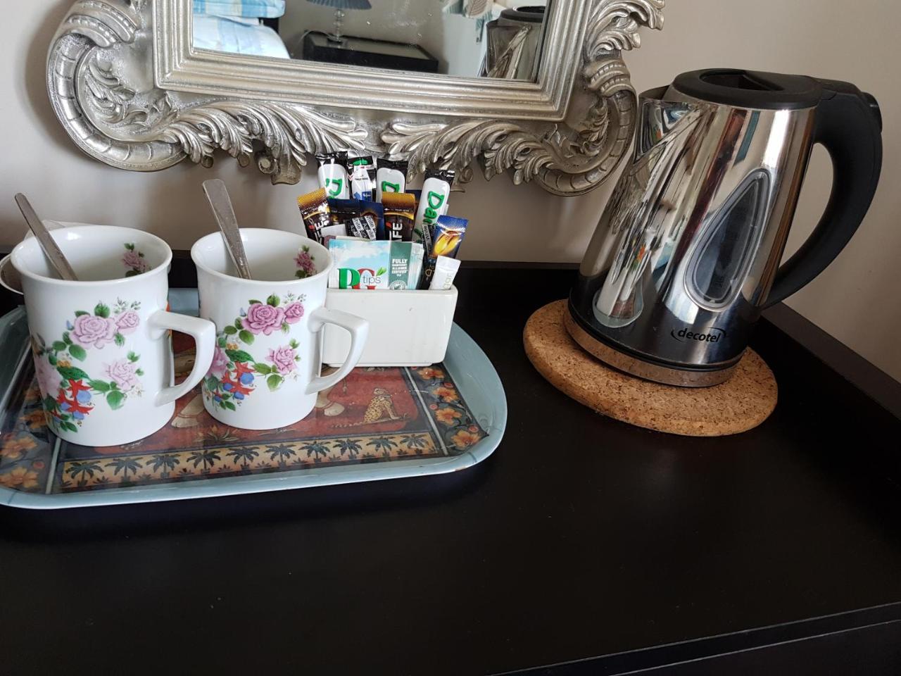 Chimneys B&B Holbrook  Екстериор снимка